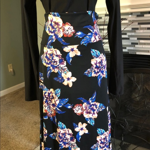 ⭐️last one⭐️ Agnes & Dora Maxi Skirt - Picture 3 of 6